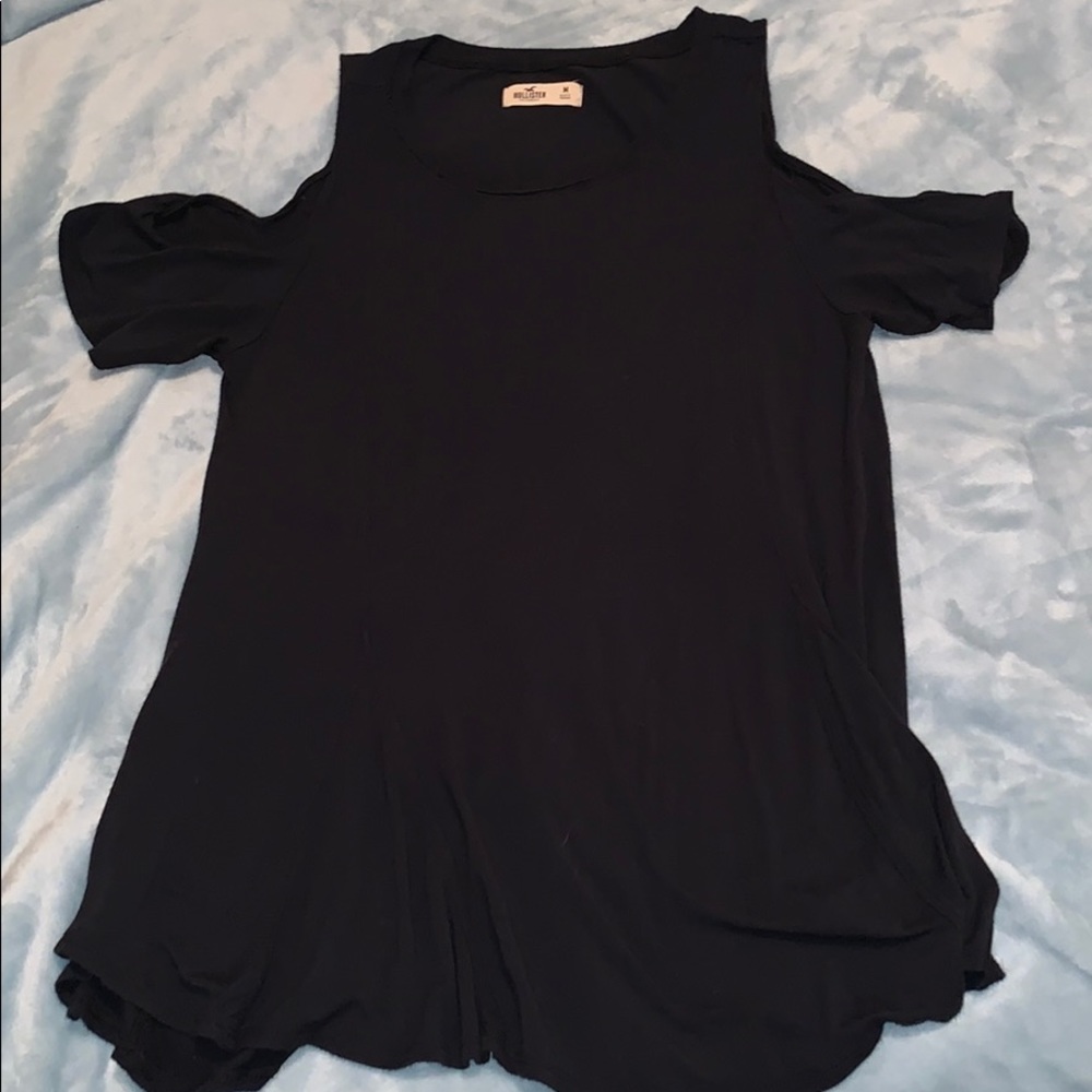 🐙Bare Shoulder Hollister Shirt🐙